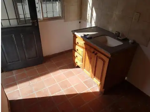 Casa 8 ambientes con 6 baños