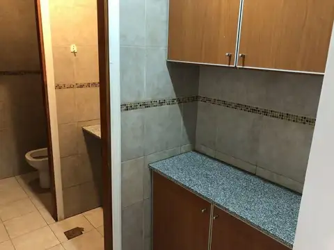 Oficina en Plaza Mitre con RENTA!