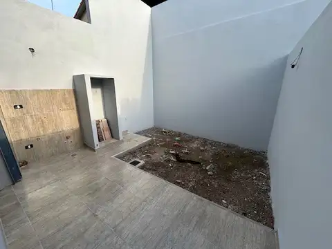Casa 3 ambientes con 1 baño