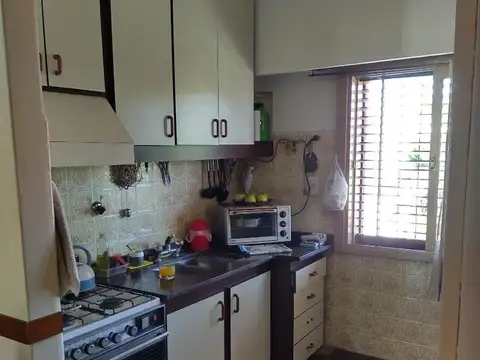 OPORTUNIDAD  - ZONA MULTIFAMILIAR - GRAN FONDO Y PISCINA