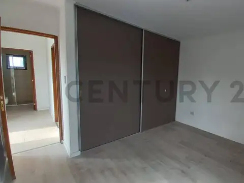 Alfonsin 1600, Piso 0