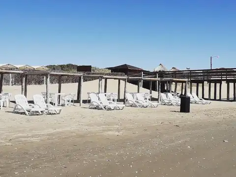 HOTEL VILLA GESELL 24 HABITACIONES BAR DESAYUNADOR -SALA DE ESTAR a 80 mts del Mar