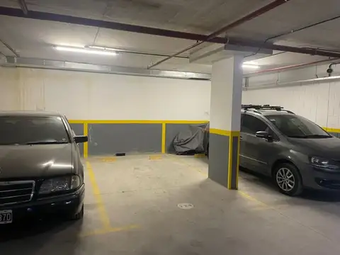 VENTA COCHERA CON RENTA EDIFICIO LUMIERE PREMIUM