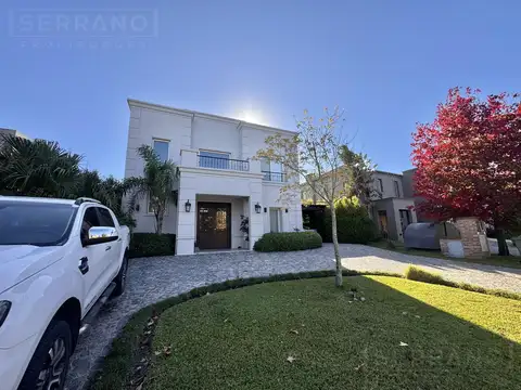 MGA. Venta Casa 3 dormitorios , suite, dependencias, jardín piscina, Barrio Los Lagos, Nordelta