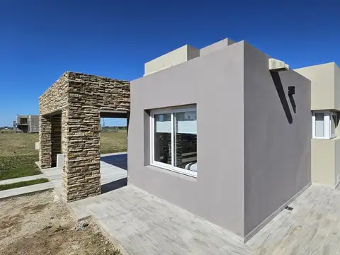 Casa 4 ambientes con 3 baños