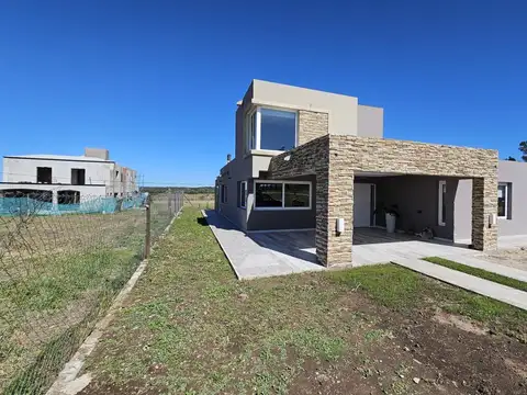 Venta Casa de categoría 3 dormitorios en Acquavista