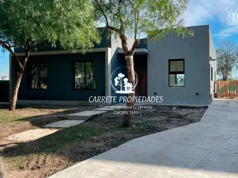 Casa en Venta con 3 cocheras