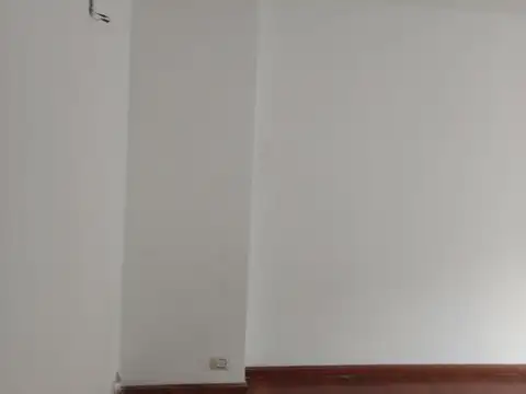 Garibaldi 100, Piso 1