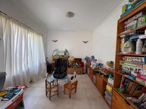 Casa en Venta con 4 cocheras