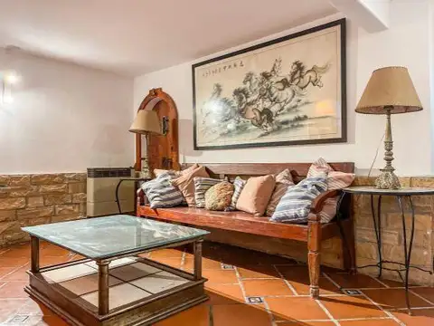 Casa 10 ambientes con 5 baños
