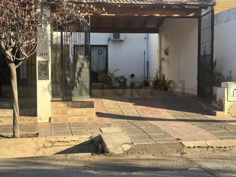 CENTURY 21 LOPEZ VENDE DUPLEX EN GUAYMALLEN