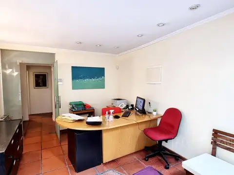 Oficina en venta en  Acassuso a metros de la estación