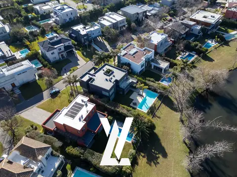 Casa 5 ambientes con 2 baños