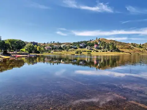 Casa 6 ambientes con 2 baños
