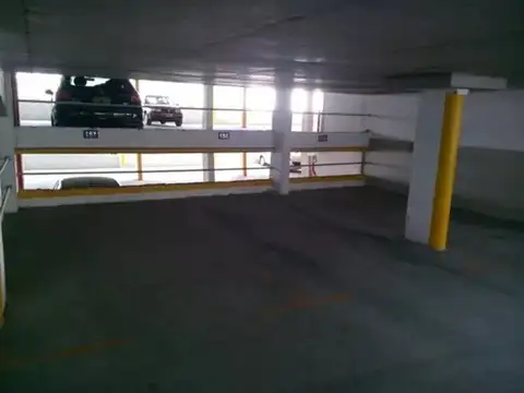 Cochera en venta Monserrat