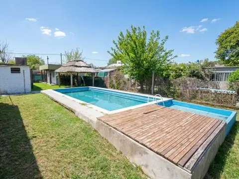 Casa en venta un domitorio con pileta La carolina