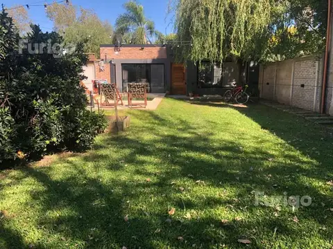 Casa en  Zavalla, 1 dormitorio. Piscina .