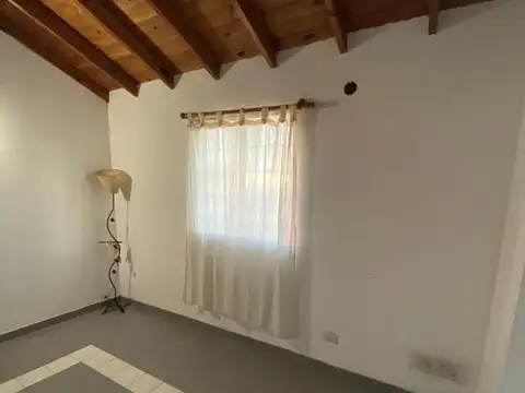 CASA EN BARRIO LOS CEIBOS