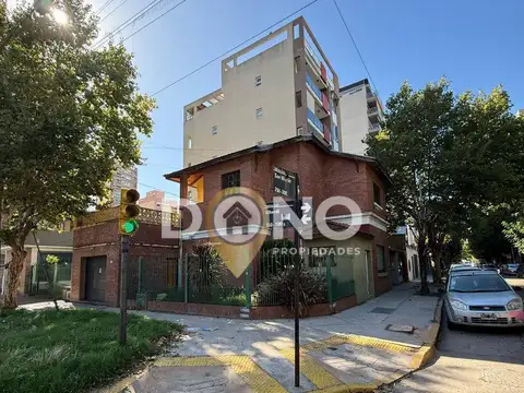 Casa en Alquiler con 1 cochera