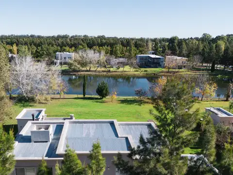 Casa en Venta en Club Miralagos, USD 800.000