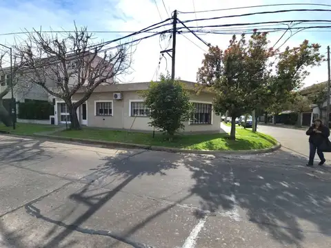 VENTA CASA 3 AMBIENTES MARTINEZ Y DEPTO 2 AMB