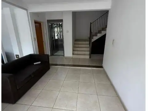 Gelly Obes 1200, Piso 1