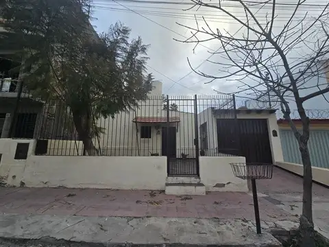 Venta casa mixta con departamento, Godoy Cruz
