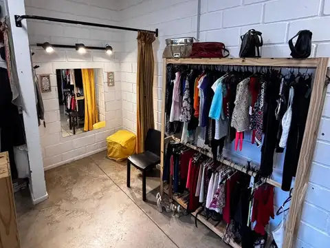 Local en Alquiler en Villa Mercedes, $ 450.000