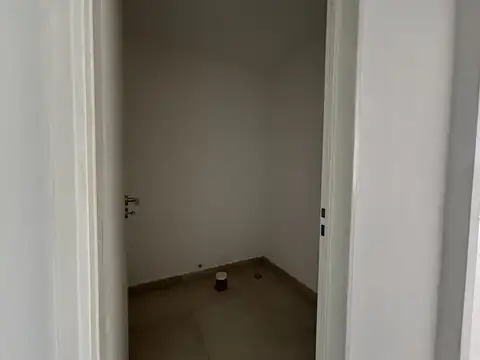 Oficina en Venta en Pilar Centro, USD 94.000