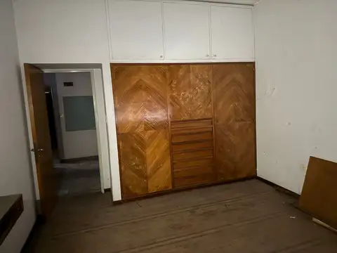 Terreno en Venta en Plaza Moreno, USD 300.000