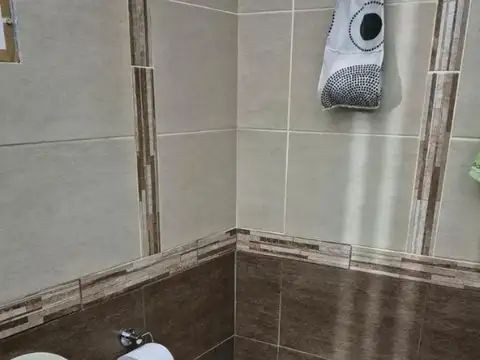 Depto Tipo Casa 4 ambientes con 2 baños