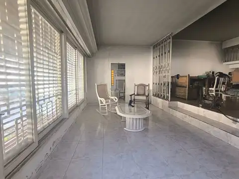 VENTA CASA 4 AMBIENTES VERSALLES COCHERA