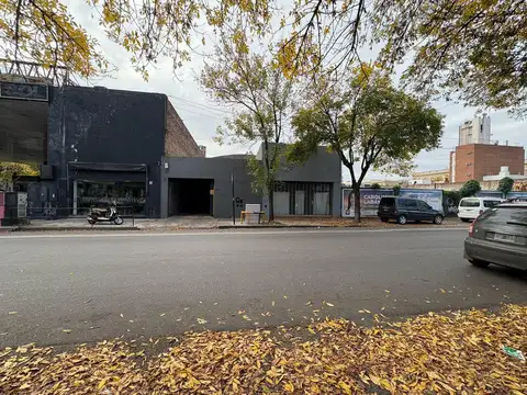 Galpon en Venta 61  mts Fondo