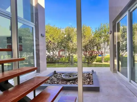 Casa 5 ambientes con 5 baños