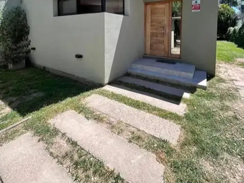 Casa en venta en City Bell, zona residencial, oportunidad!