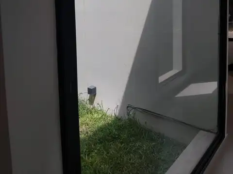 Casa 2 ambientes con 2 baños