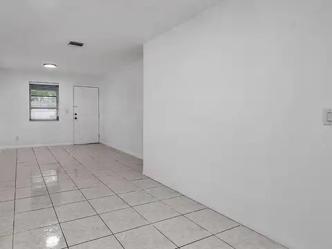 Casa 6 ambientes con 2 baños