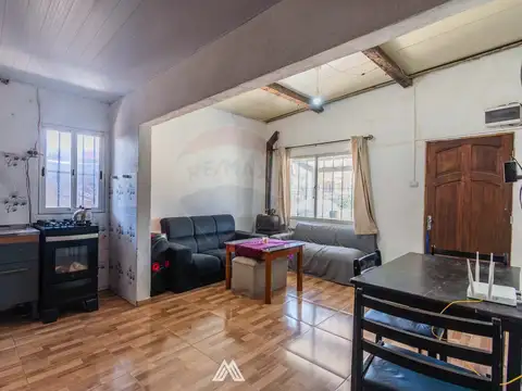 Casa 9 ambientes con 3 baños