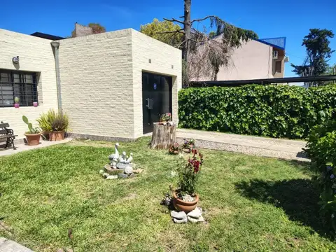 Casa 5 ambientes con 1 baño