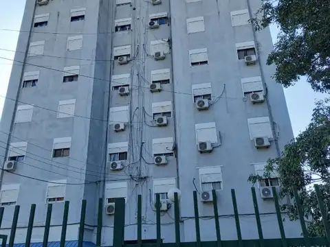 Departamento en venta de 3 dormitorios c/ cochera en Tiro Suizo