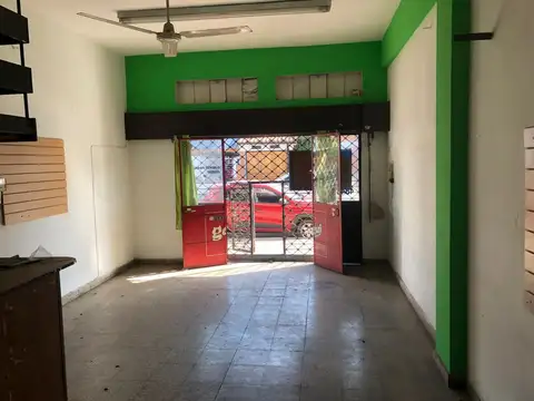 EN VENTA LOCAL EN PALOMAR SOBRE AVENIDA PRINCIPAL - FICHA 9656