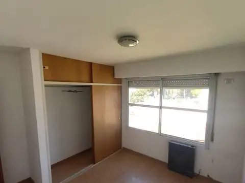 Casa en Venta en Castelar, USD 119.900