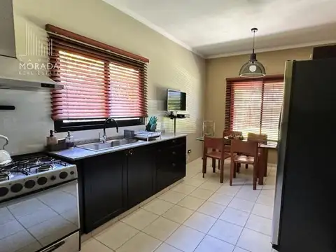 Casa 6 ambientes con 3 baños