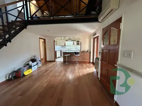 Casa en Venta con 3 cocheras
