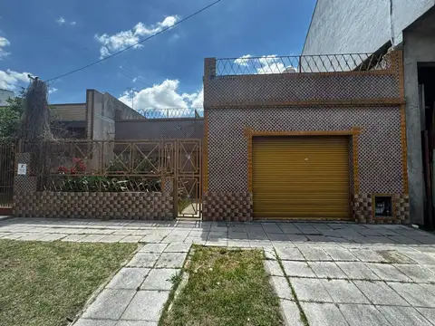 CASA EN VENTA EN LANUS