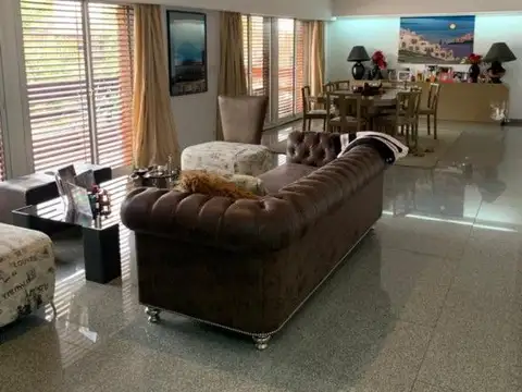 Departamento en Venta de 4 dormitorios