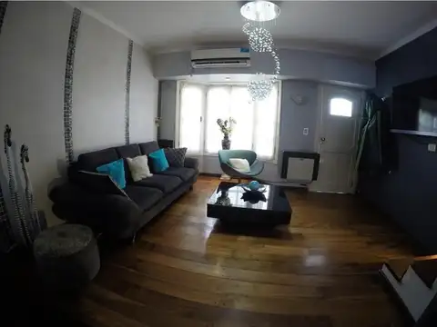 Depto Tipo Casa en Venta en Villa Sarmiento, USD 200.000