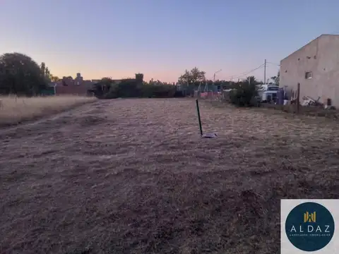 Terreno / Lote en venta de 562m2 ubicado en Comandante Espora