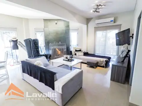 Larrea esquina B Perez Galdos