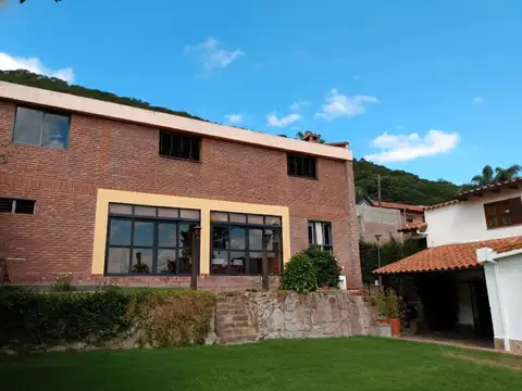 Tres Cerritos. Las Higueras 100